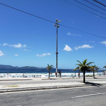 Localizacao Imbativel! A 98M Da Praia Do Forte Com Conforto, Ar-Condicionado E Estacionamento! Cabo Frio Ngoại thất bức ảnh