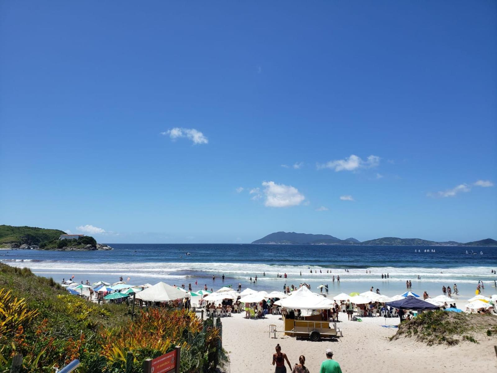 Localizacao Imbativel! A 98M Da Praia Do Forte Com Conforto, Ar-Condicionado E Estacionamento! Cabo Frio Ngoại thất bức ảnh